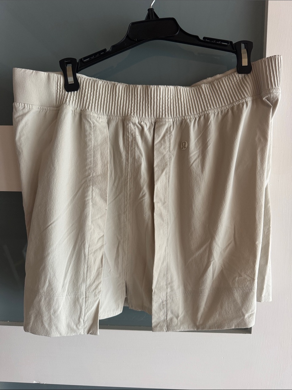 Lululemon Women’s Stretch Woven Relaxed High Rise Short SZ XL
